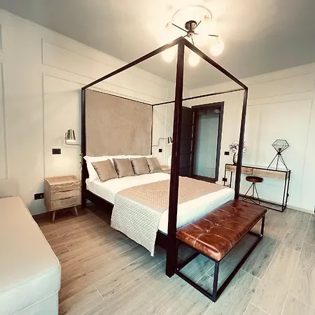 Guest house Atenea Indoor Locazioni Turistiche 2*
