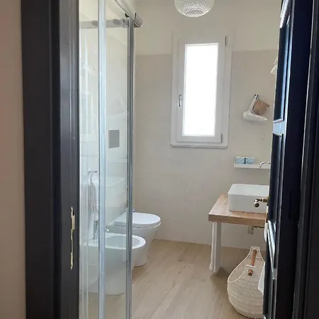 Guest house Atenea Indoor Locazioni Turistiche 2*